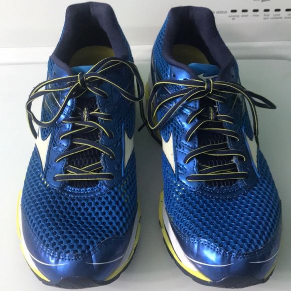mizuno wave enigma 10